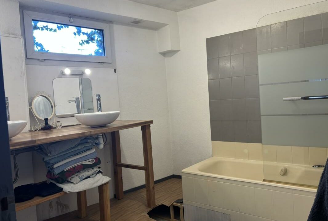 12EM-01122025-102752-9