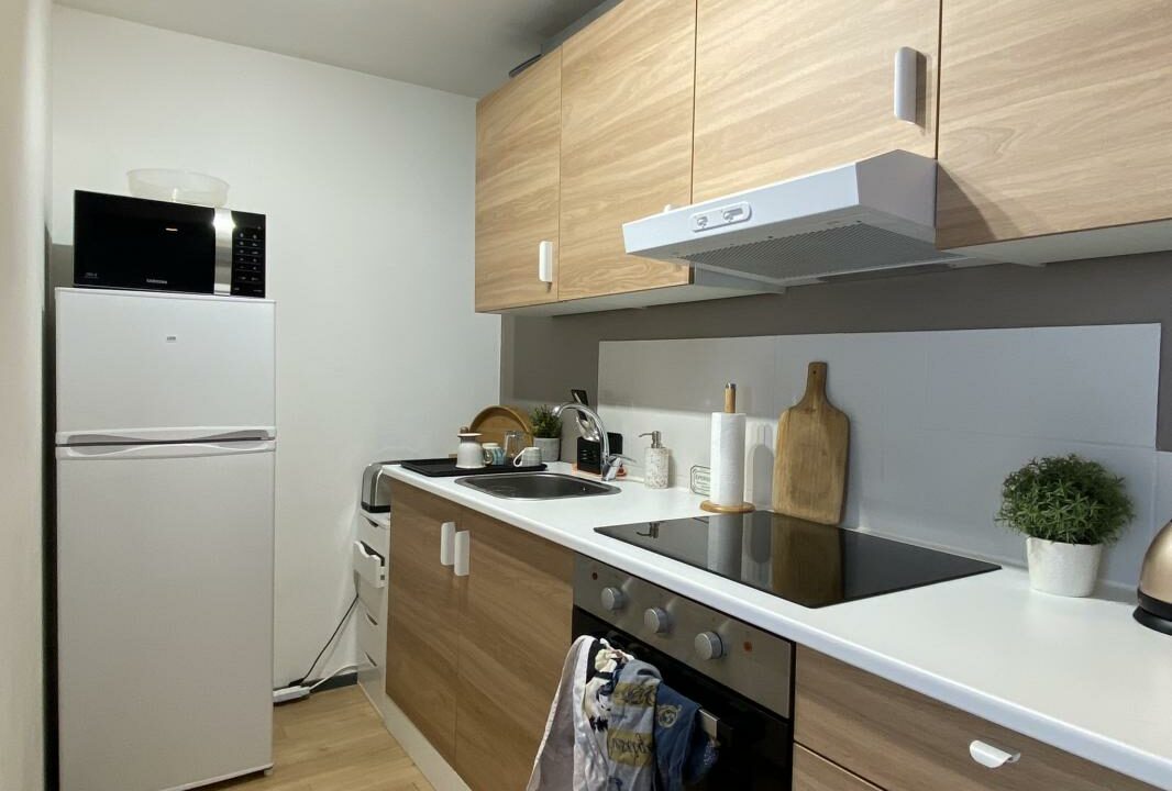 8AM-11122025-183017-2