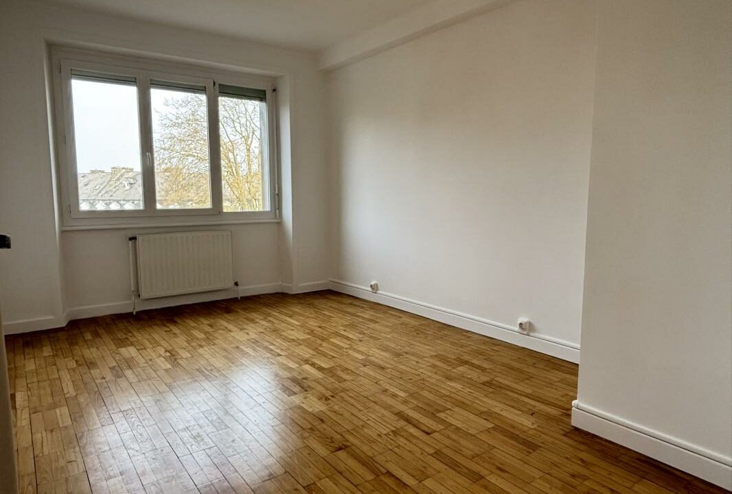 11EM-26032026-212225-5